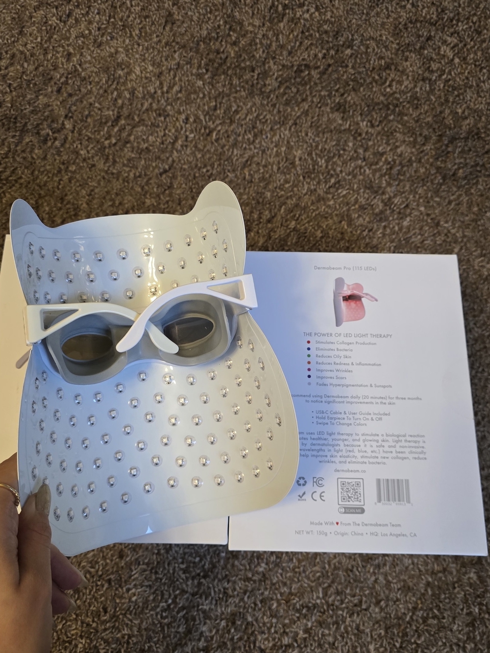 The Dermabeam Pro LED light therapy Mask